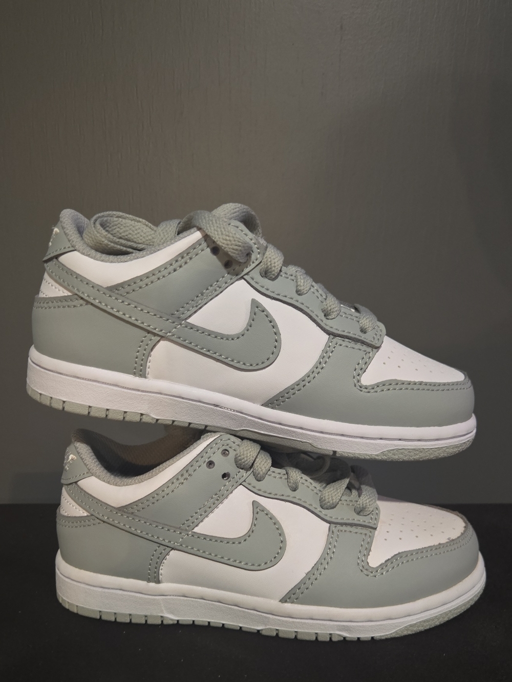 Nike Low-Top Sneakers in Light Gray and White